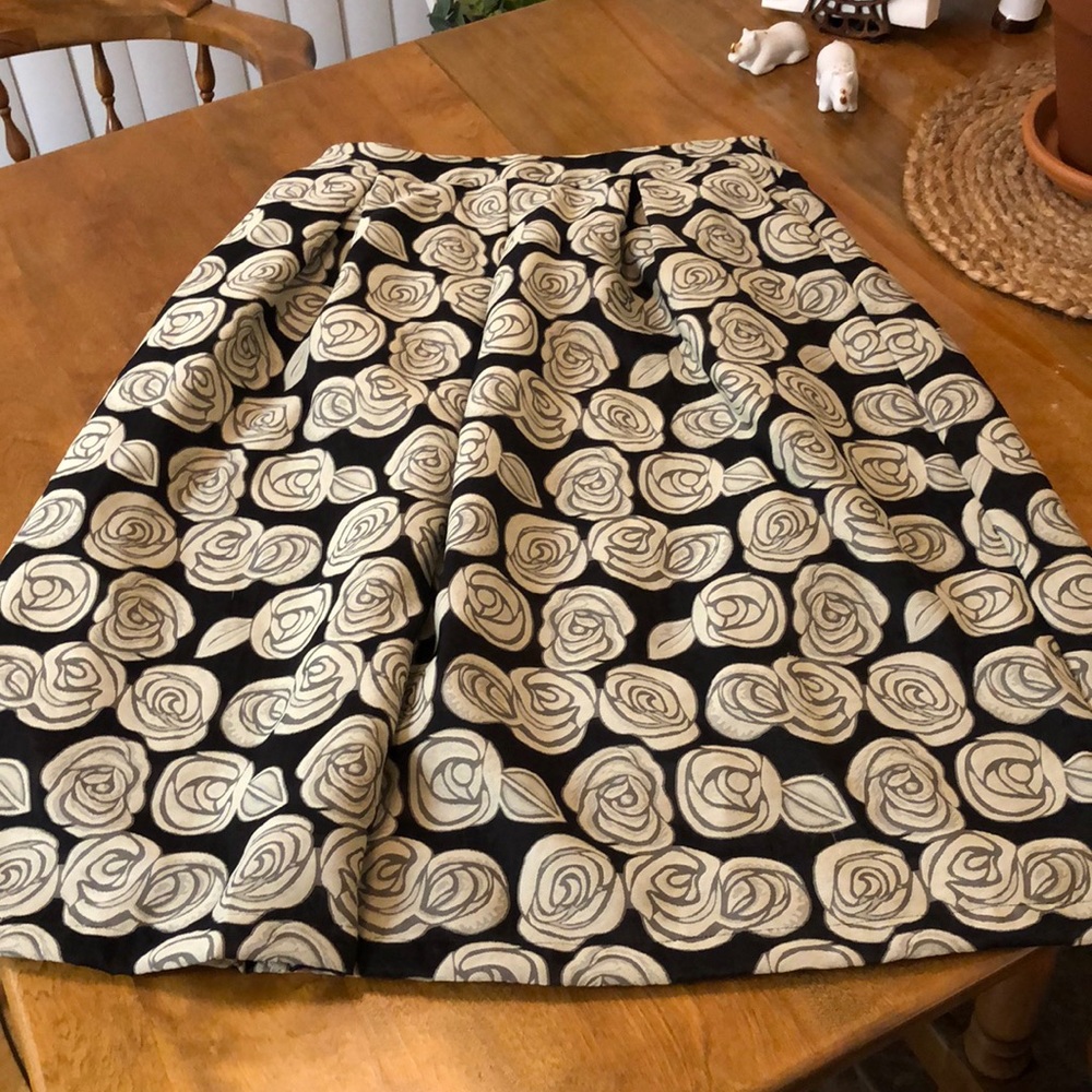Cute long skirt with pockets!